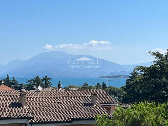 Appartamento in vendita a Desenzano Del Garda