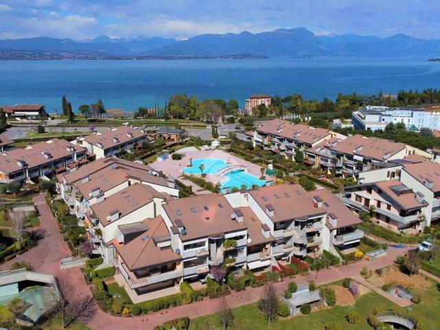 Appartamento in vendita a Desenzano Del Garda