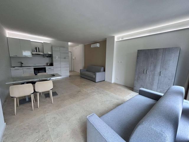Appartamento in vendita a Desenzano Del Garda