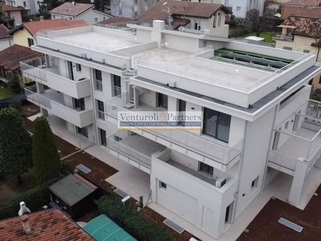 Appartamento in vendita a Desenzano Del Garda