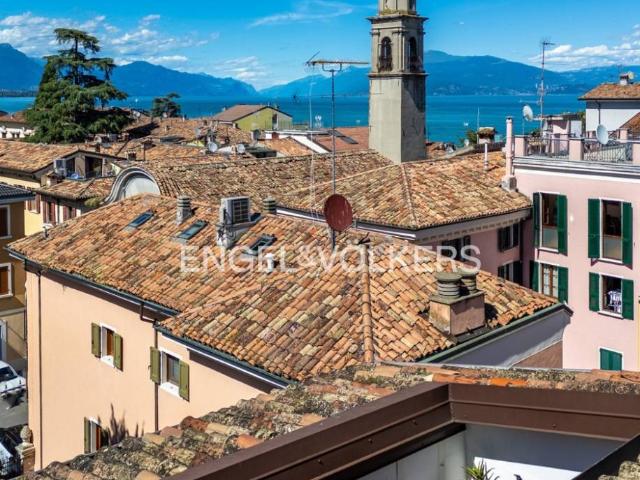 Appartamento in vendita a Desenzano del Garda, Desenzano del Garda