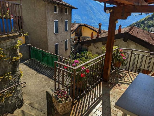 Appartamento in vendita a Dizzasco CO
