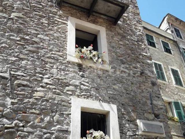 Appartamento in vendita a Dolceacqua via Barberis Colomba, 24