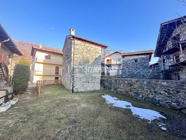 Appartamento in vendita a Emarese
