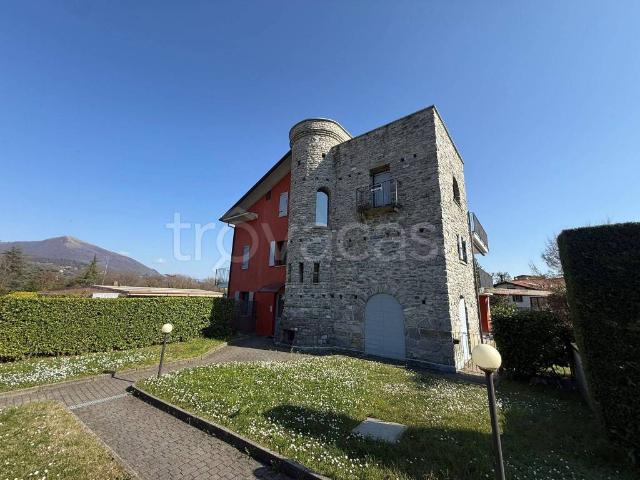 Appartamento in vendita a Erba