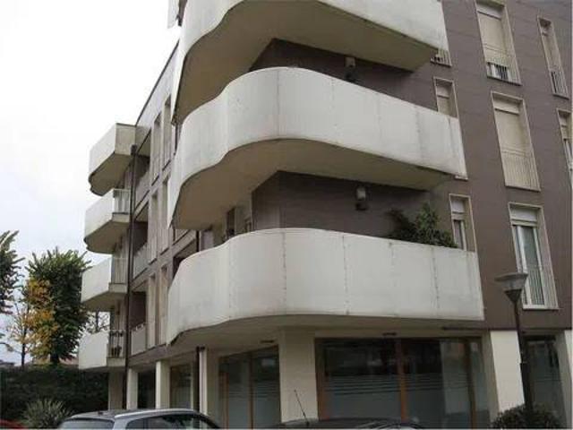 Appartamento in vendita a Erba CO