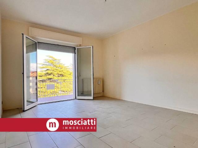 Appartamento in vendita a Esanatoglia via Alberico Pacini