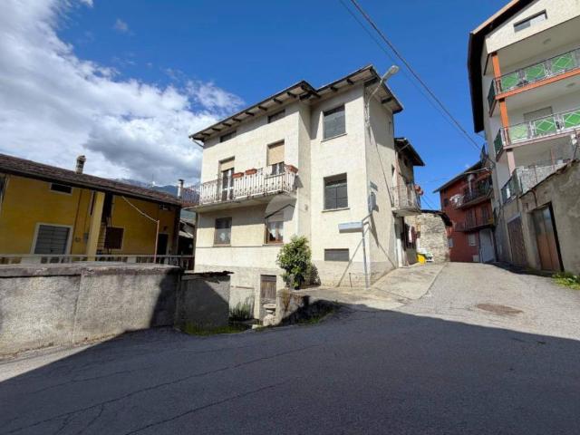 Appartamento in vendita a Faedo Valtellino via Scenini, 14