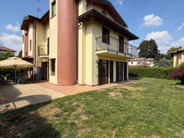 Appartamento in vendita a Faloppio CO