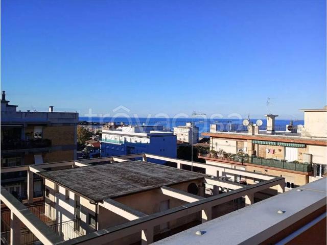 Appartamento in vendita a Falconara Marittima, Centro