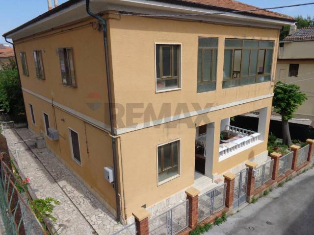 Appartamento in vendita a Falconara Marittima AN
