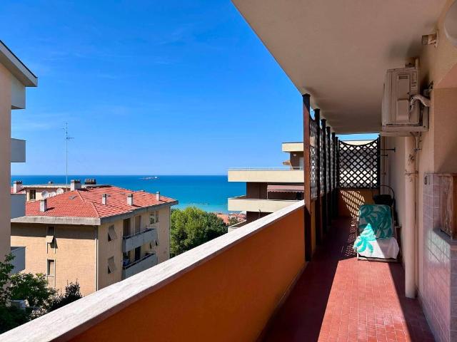 Appartamento in vendita a Falconara Marittima AN