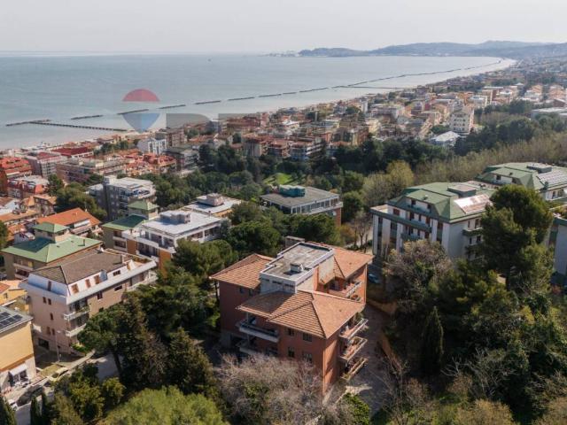 Appartamento in vendita a Falconara Marittima AN