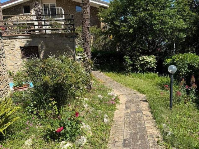 Appartamento in vendita a Falconara Marittima AN