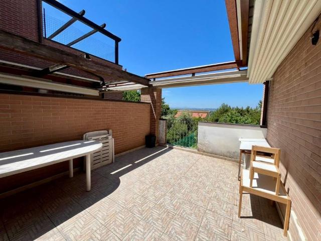 Appartamento in vendita a Falconara Marittima AN