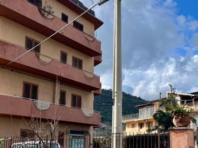 Appartamento in vendita a Falcone ME