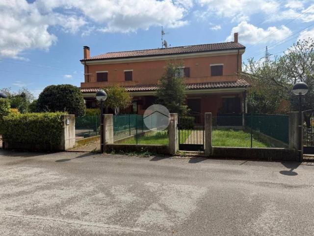 Appartamento in vendita a Fano via Flaminia, 415, Cuccurano Carrara
