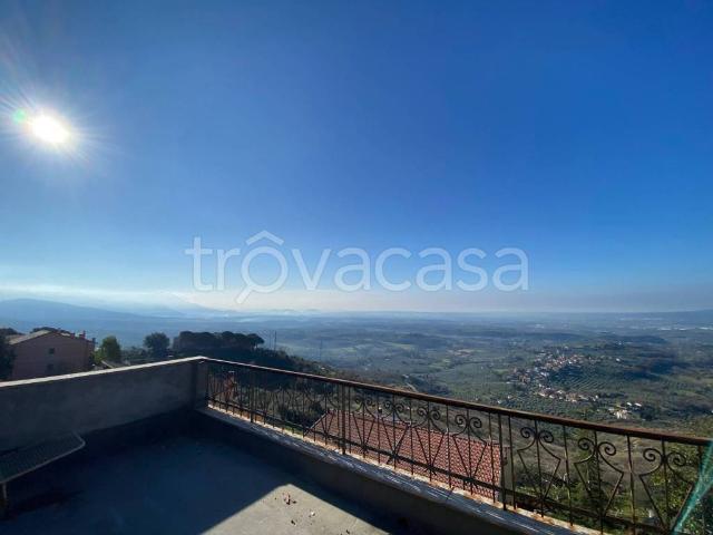 Appartamento in vendita a Fara in Sabina via dei Villini, 24