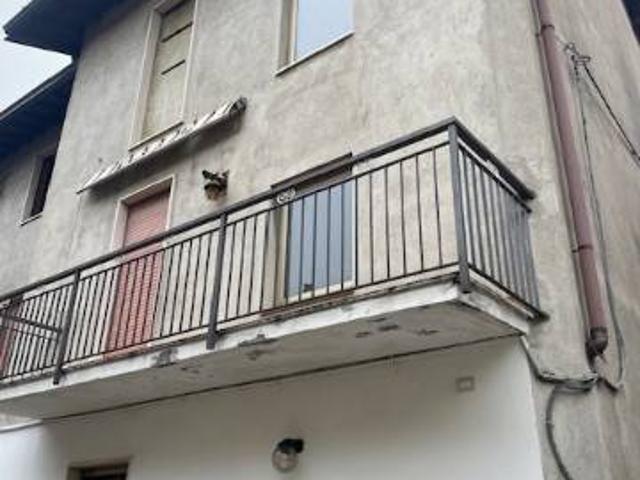 Appartamento in vendita a Fenegrò CO