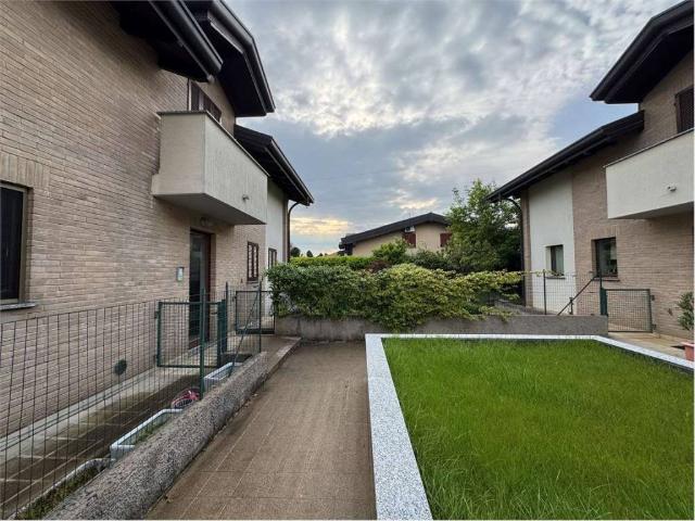 Appartamento in vendita a Fenegrò CO