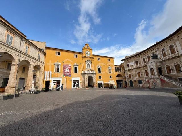 Appartamento in vendita a Fermo piazza del Popolo, 28