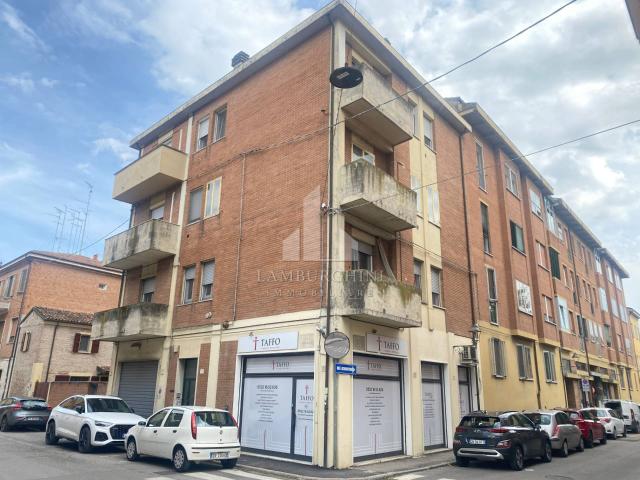 Appartamento in vendita a Ferrara, Entro Mura