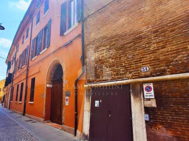 Appartamento in vendita a Ferrara via Benedetto Cairoli, 36, Centro Storico