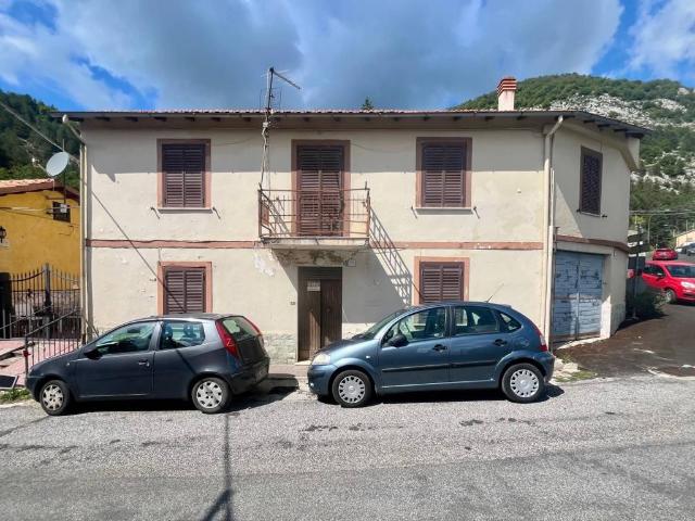 Appartamento in vendita a Fiamignano RI