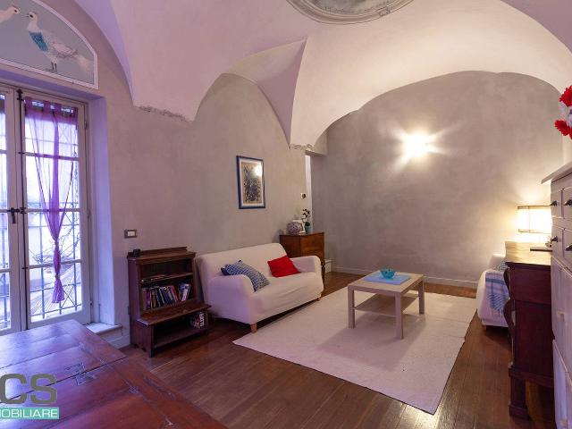 Appartamento in vendita a Finale Ligure, Finalborgo
