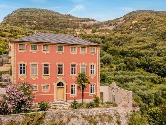 Appartamento in vendita a Finale Ligure SV