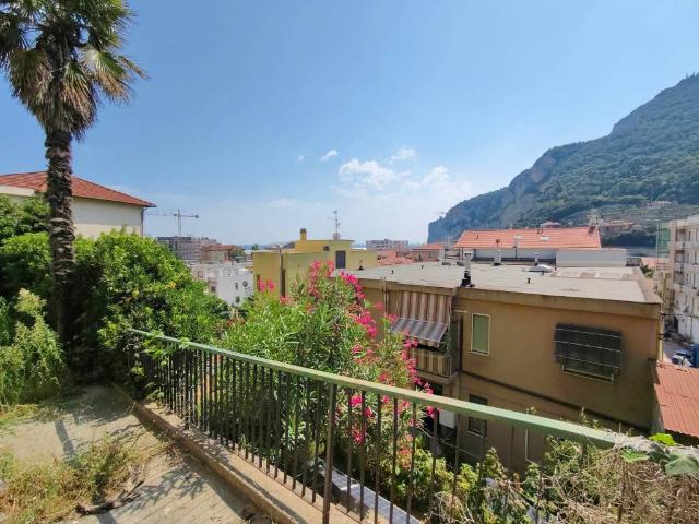 Appartamento in vendita a Finale Ligure SV