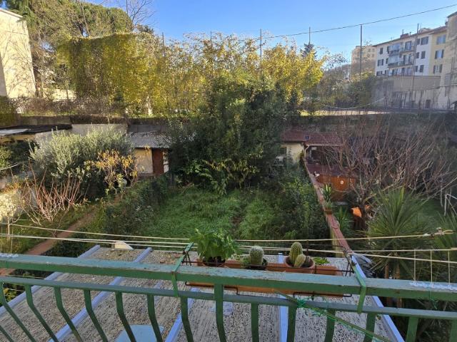 APPARTAMENTO in VENDITA a FIRENZE CAMPO DI MARTE / CURE / COVERCIANO di 3 vani