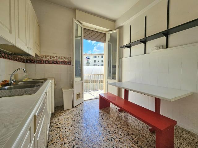 APPARTAMENTO in VENDITA a FIRENZE CAMPO DI MARTE / CURE / COVERCIANO di 3 vani