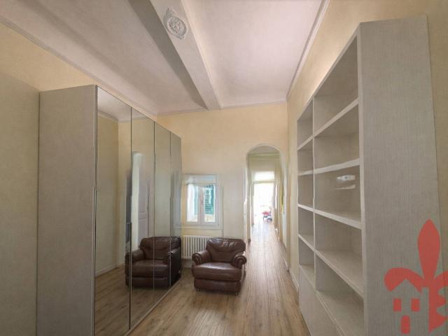 APPARTAMENTO in VENDITA a FIRENZE CAMPO DI MARTE / CURE / COVERCIANO di 6 vani
