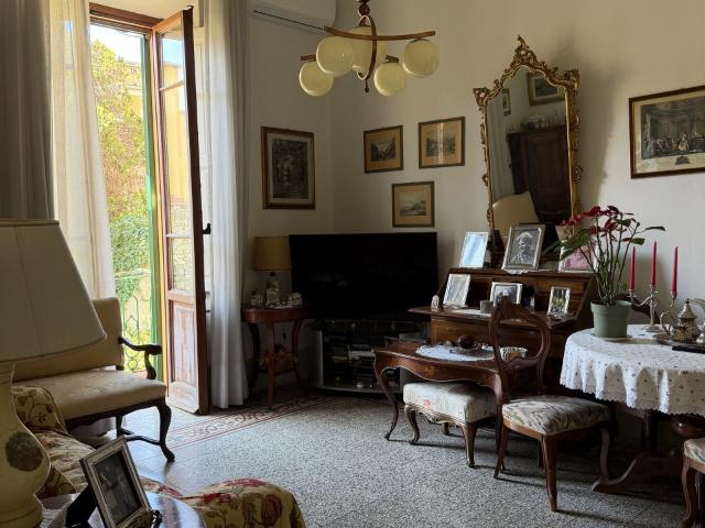 APPARTAMENTO in VENDITA a FIRENZE CAMPO DI MARTE / CURE / COVERCIANO di 8 vani