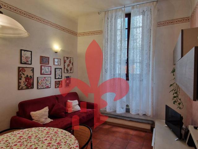 APPARTAMENTO in VENDITA a FIRENZE CENTRO OLTRARNO / S. SPIRITO / S.FREDIANO di 2 vani
