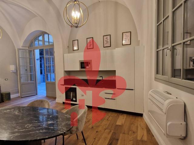 APPARTAMENTO in VENDITA a FIRENZE CENTRO OLTRARNO / S. SPIRITO / S.FREDIANO di 3 vani