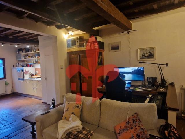 APPARTAMENTO in VENDITA a FIRENZE CENTRO OLTRARNO / S. SPIRITO / S.FREDIANO di 3 vani