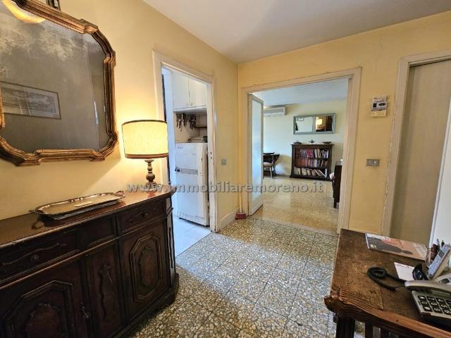 APPARTAMENTO in VENDITA a FIRENZE CENTRO OLTRARNO / S. SPIRITO / S.FREDIANO di 7 vani