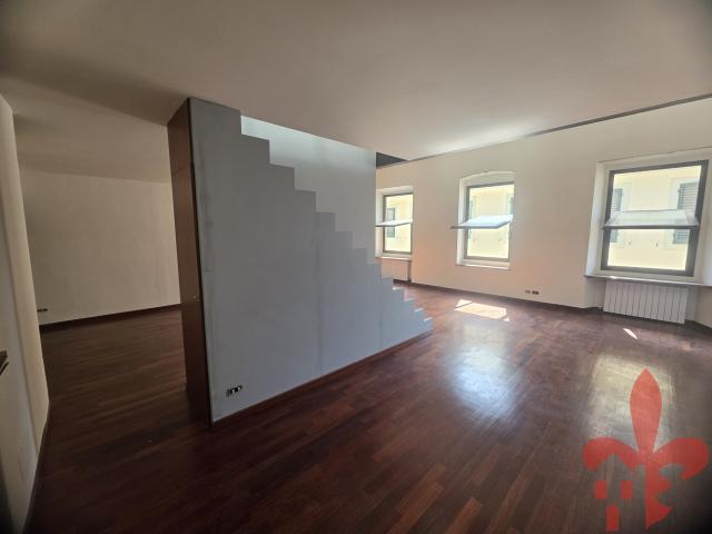 APPARTAMENTO in VENDITA a FIRENZE CENTRO DUOMO di 4 vani