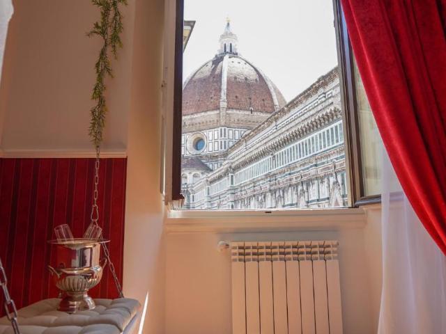 APPARTAMENTO in VENDITA a FIRENZE CENTRO DUOMO di 4 vani