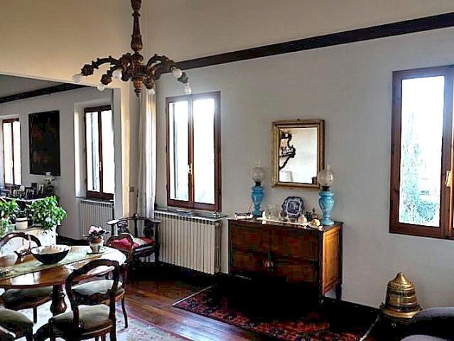 APPARTAMENTO in VENDITA a FIRENZE CENTRO DUOMO di 5 vani
