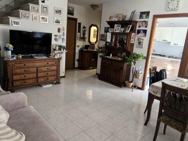 APPARTAMENTO in VENDITA a FIRENZE ARGINGROSSO / CANOVA di 5 vani
