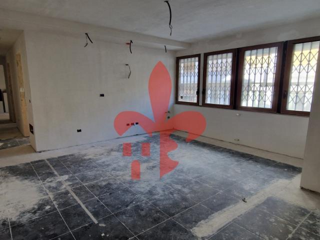 APPARTAMENTO in VENDITA a FIRENZE BECCARIA / OBERDAN di 4 vani