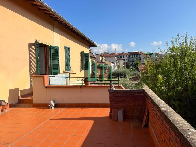 APPARTAMENTO in VENDITA a FIRENZE GAVINANA / EUROPA / FI SUD di 6 vani