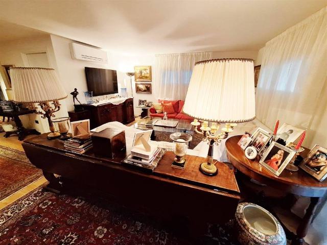 Appartamento in vendita a Firenze FI