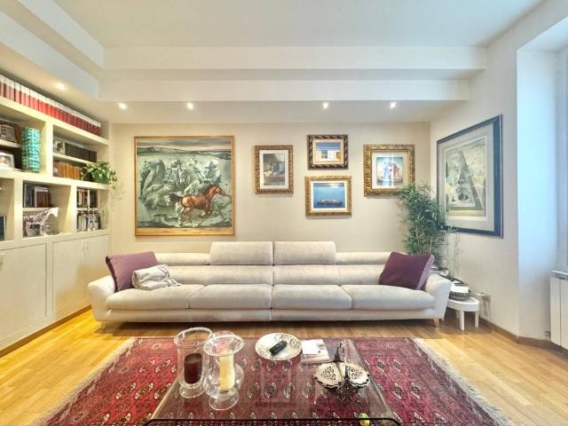 Appartamento in vendita a Firenze FI