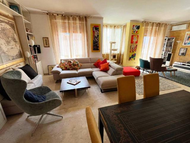 Appartamento in vendita a Firenze FI