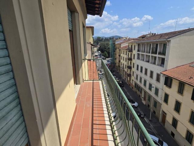 Appartamento in vendita a Firenze FI