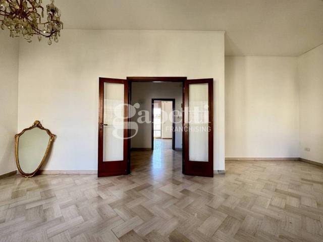 Appartamento in vendita a Firenze FI